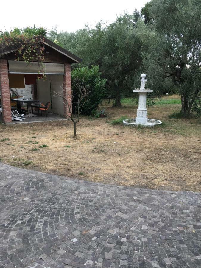 Casa Degli Zii Appartamento Letizia Luni Exterior foto