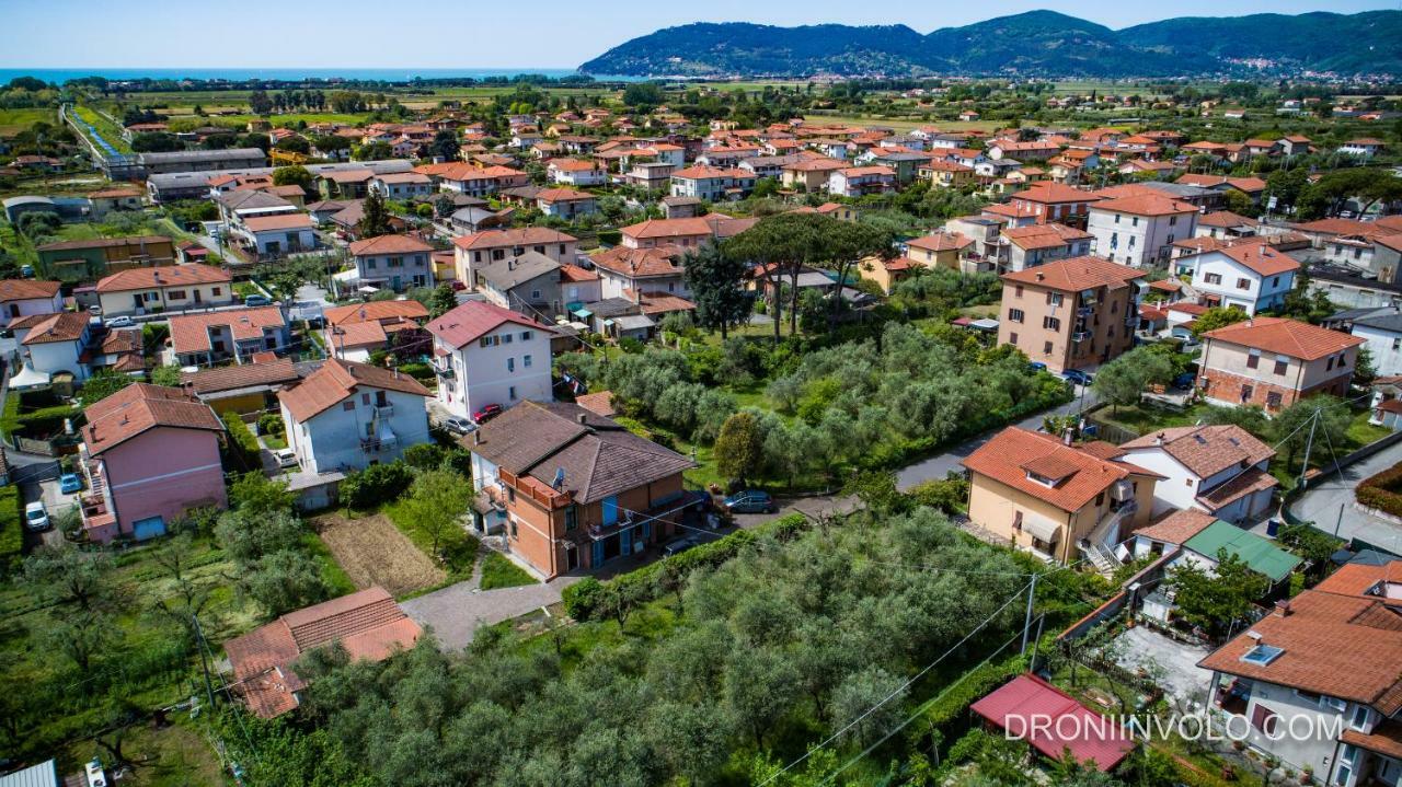Casa Degli Zii Appartamento Letizia Luni Exterior foto