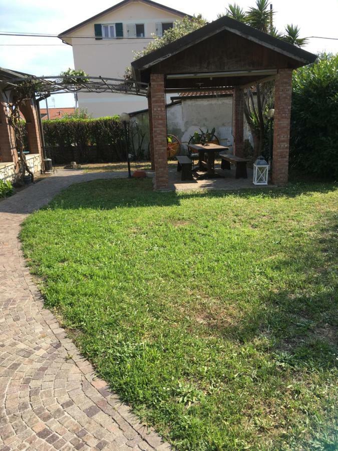 Casa Degli Zii Appartamento Letizia Luni Exterior foto