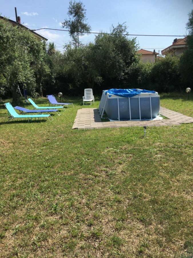 Casa Degli Zii Appartamento Letizia Luni Exterior foto